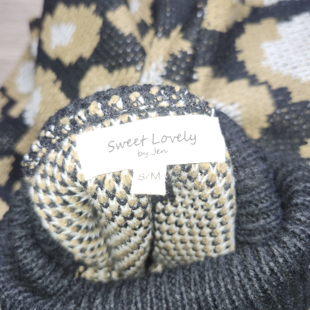 Stylish Black and Gold Leopard Print Women's Top - Picture 4 of 5
